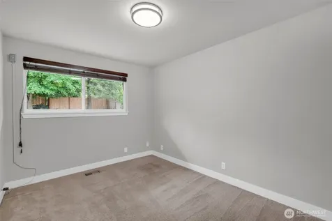 32212 25th Ave SW Federal Way WA 98023