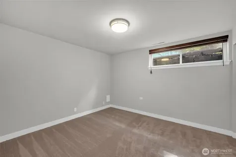 32212 25th Ave SW Federal Way WA 98023