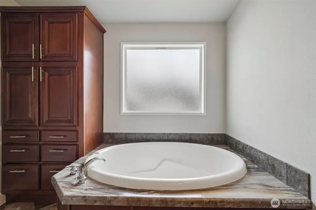 14322 Admiralty Way Lynnwood WA 98087