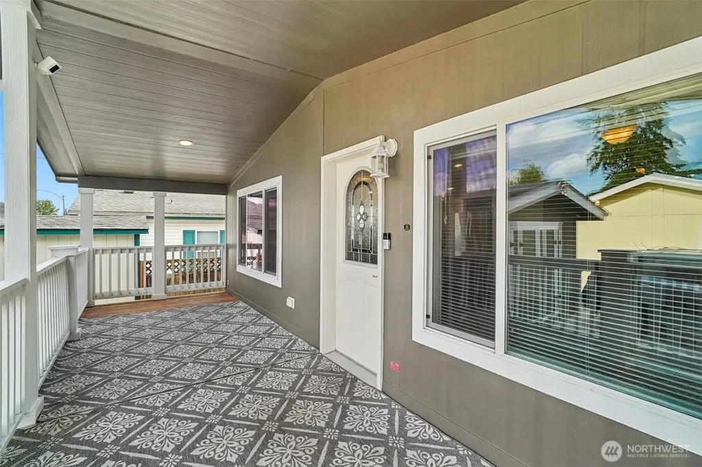 14322 Admiralty Way Lynnwood WA 98087