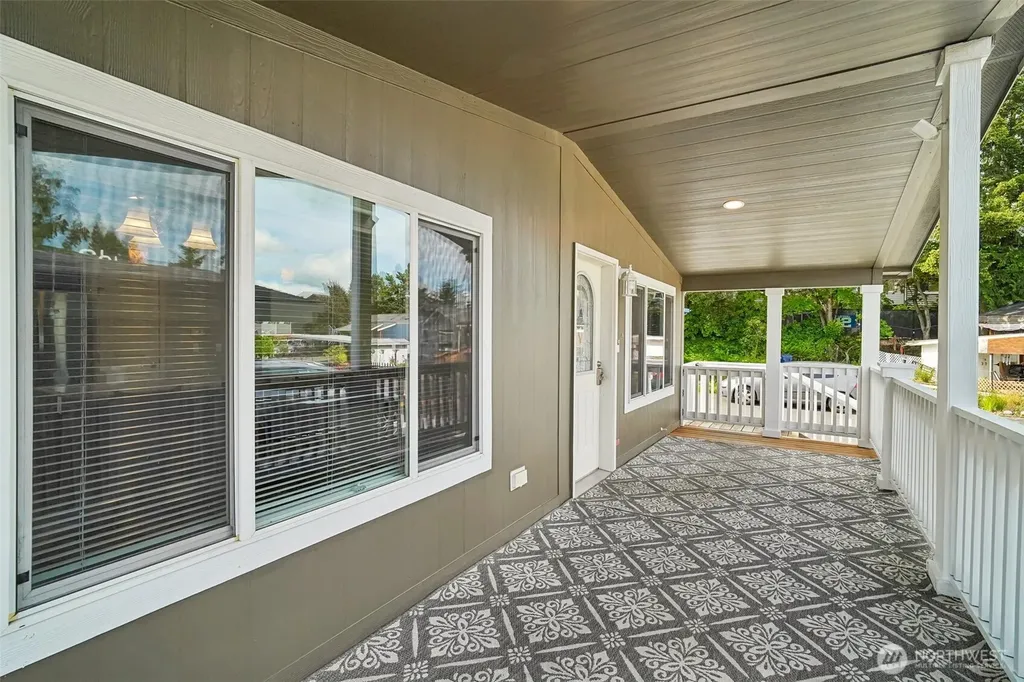 14322 Admiralty Way Lynnwood WA 98087
