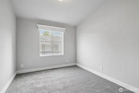 14322 Admiralty Way Lynnwood WA 98087