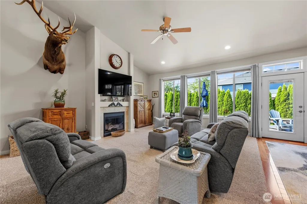 208 Lilly Lane Mount Vernon WA 98274