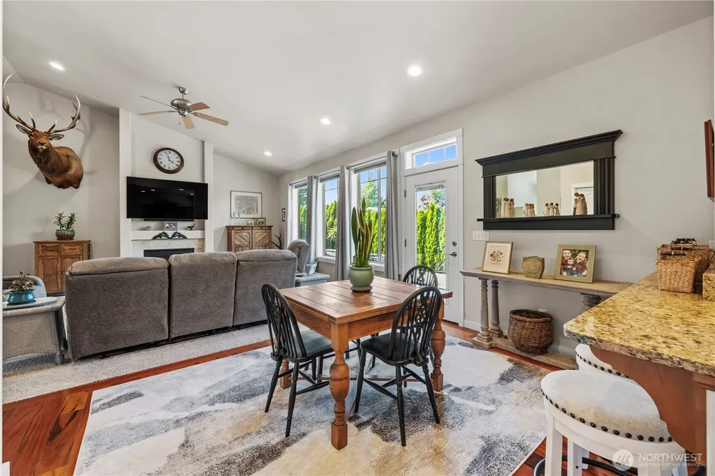 208 Lilly Lane Mount Vernon WA 98274