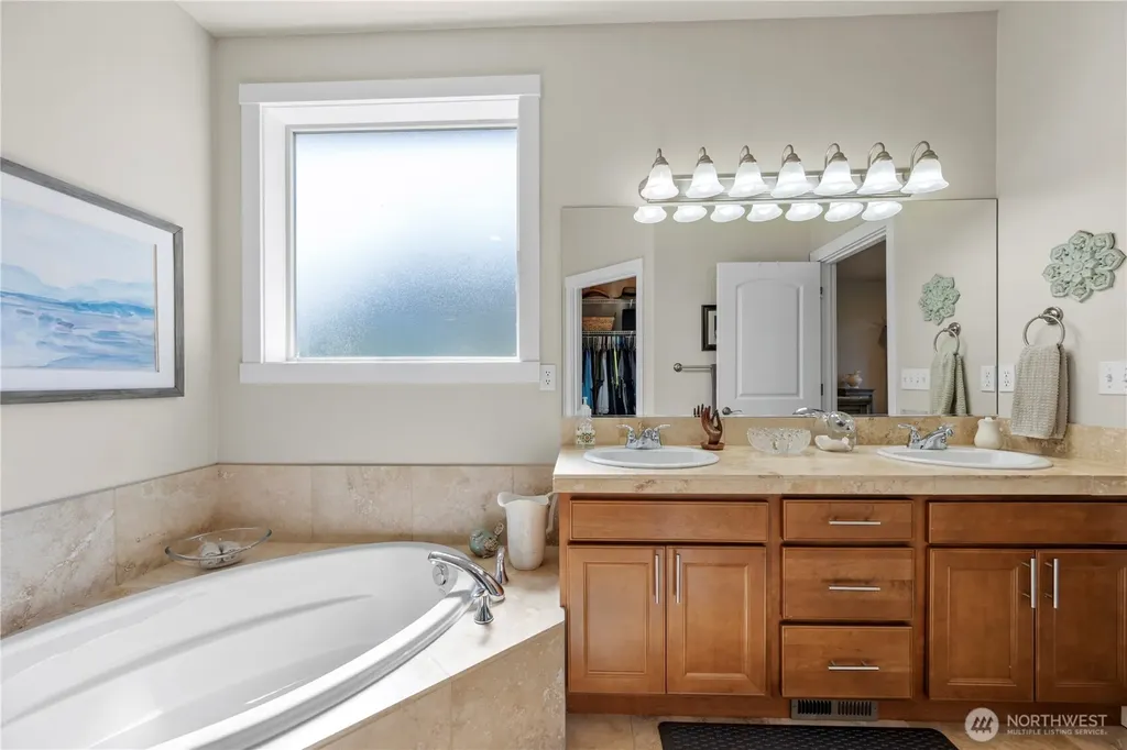 208 Lilly Lane Mount Vernon WA 98274