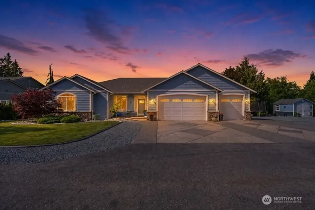 208 Lilly Lane Mount Vernon WA 98274