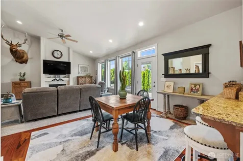 208 Lilly Lane Mount Vernon WA 98274
