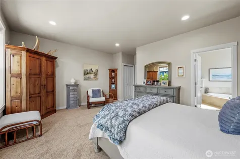 208 Lilly Lane Mount Vernon WA 98274