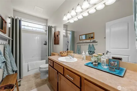 208 Lilly Lane Mount Vernon WA 98274