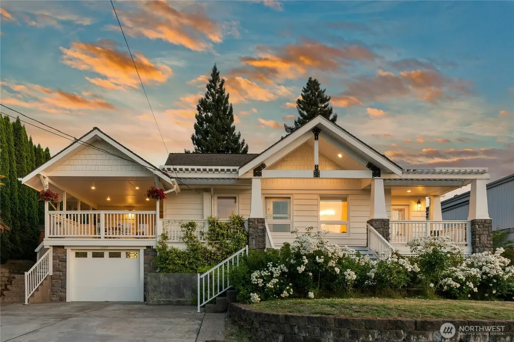 1203 N 36th Street Renton WA 98056
