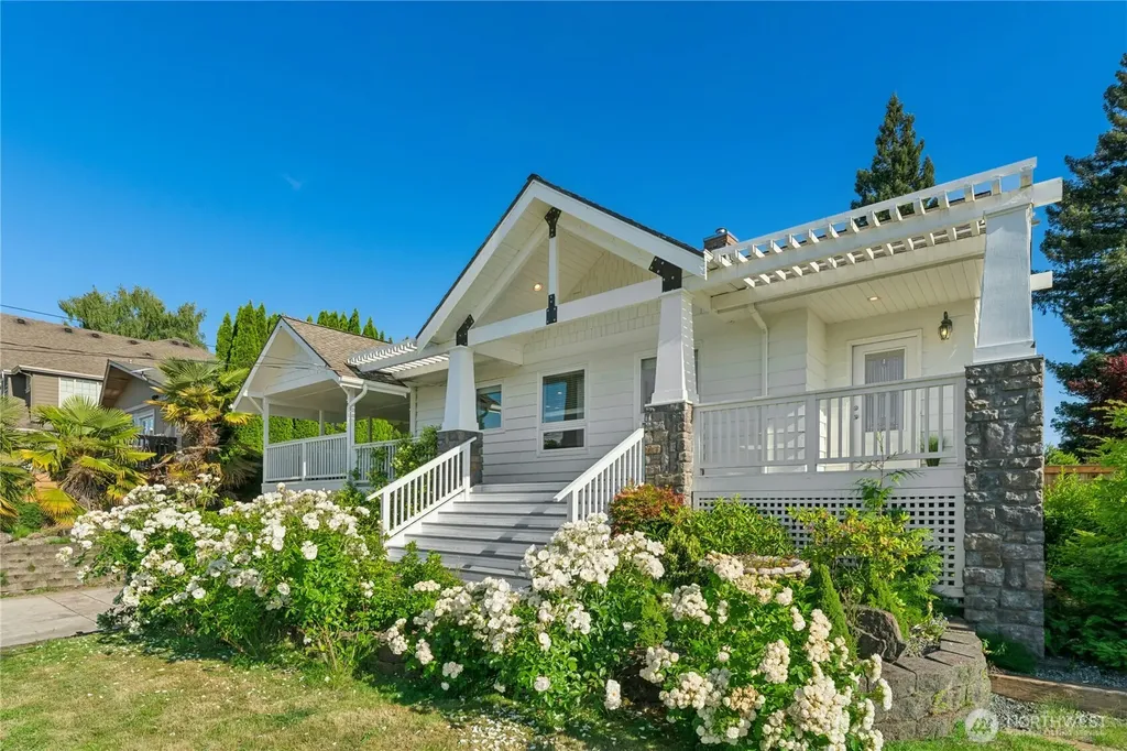 1203 N 36th Street Renton WA 98056