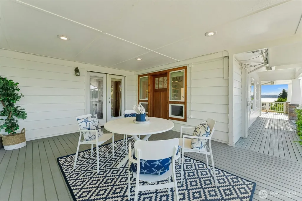 1203 N 36th Street Renton WA 98056
