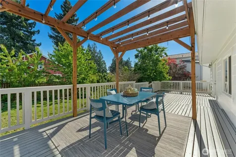 1203 N 36th Street Renton WA 98056