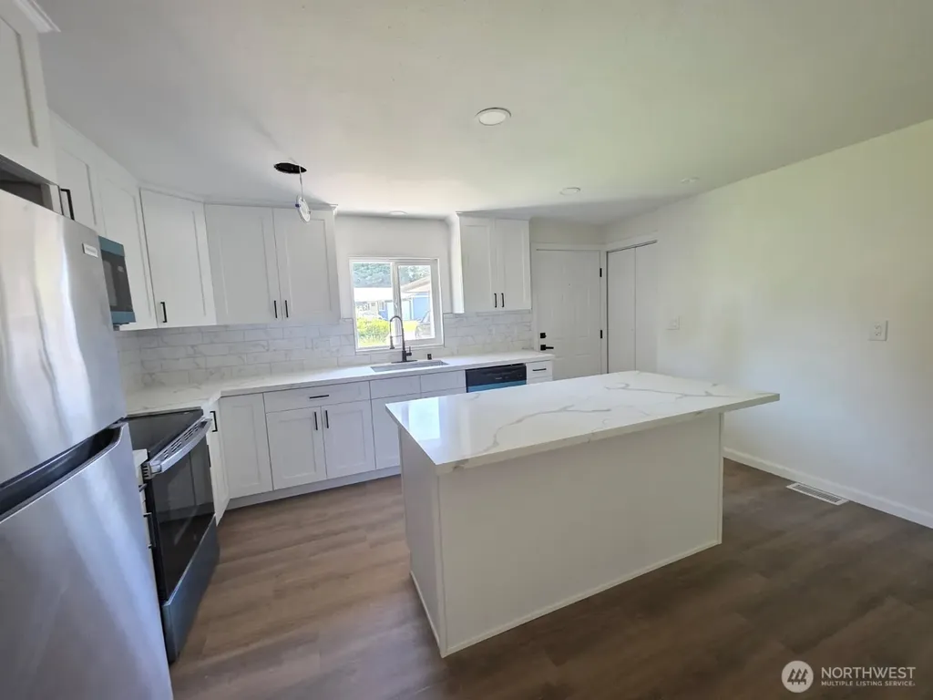 17843 110th Avenue SE Renton WA 98055
