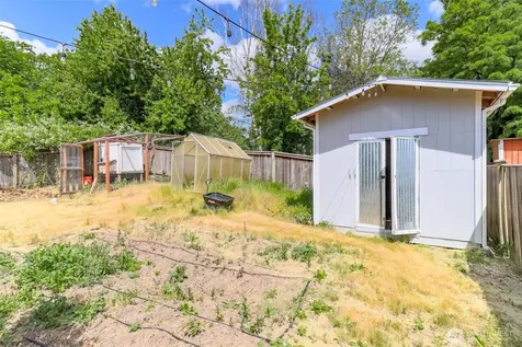 9211 S J Street Tacoma WA 98444