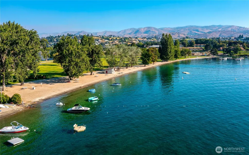 1 Beach 589-d Manson WA 98831