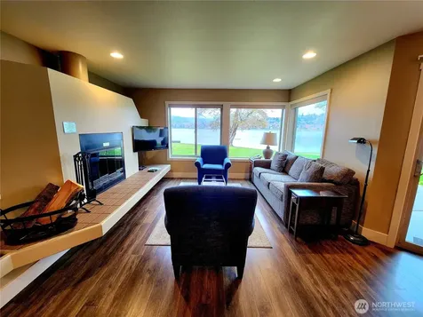 1 Beach 589-d Manson WA 98831