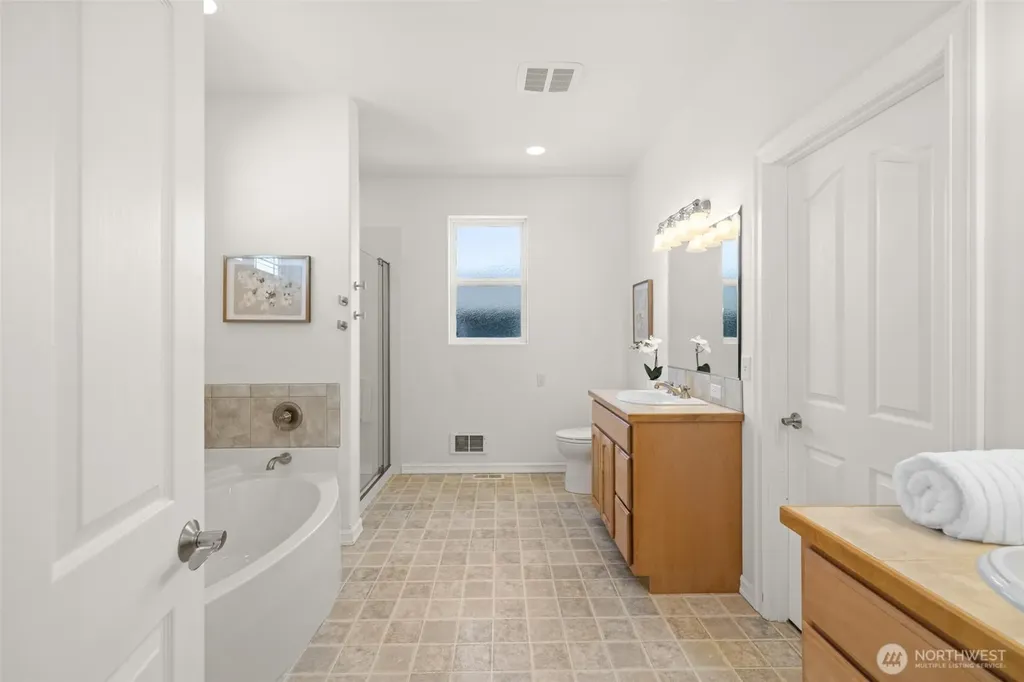 646 W Summer Breeze Lane Sequim WA 98382