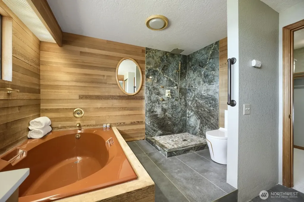 6430 Side Drive NE Tacoma WA 98422