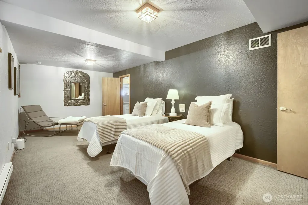 6430 E Side Drive NE Tacoma WA 98422