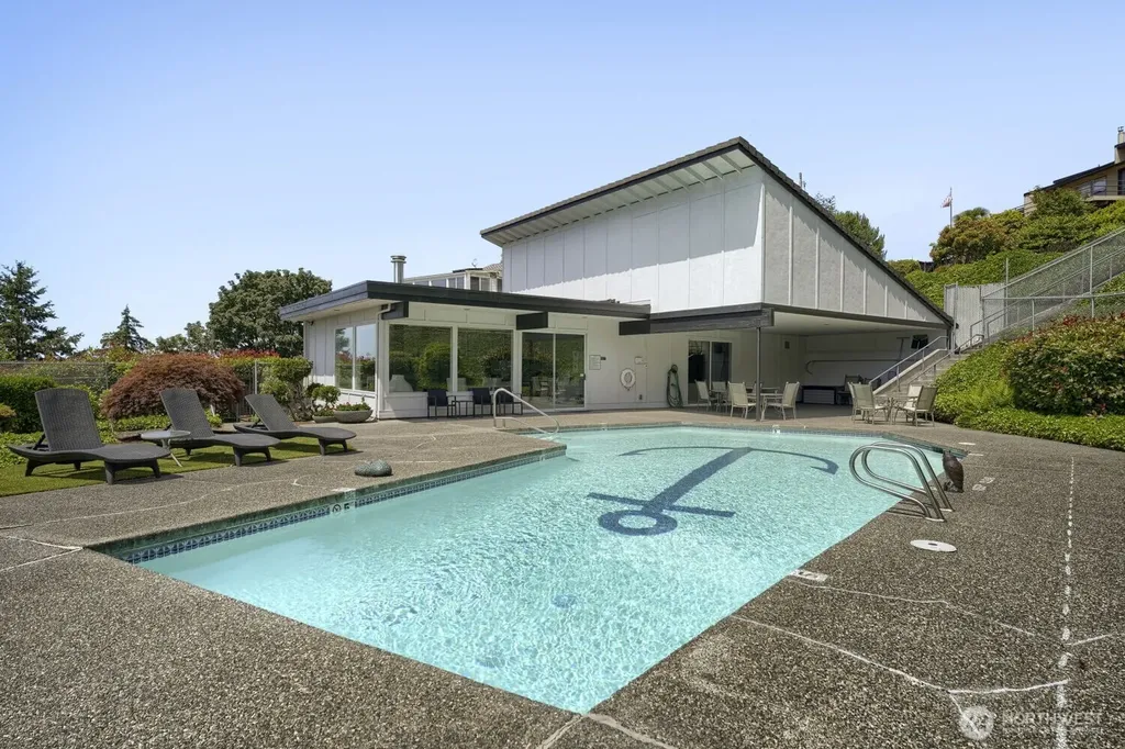 6430 Side Drive NE Tacoma WA 98422