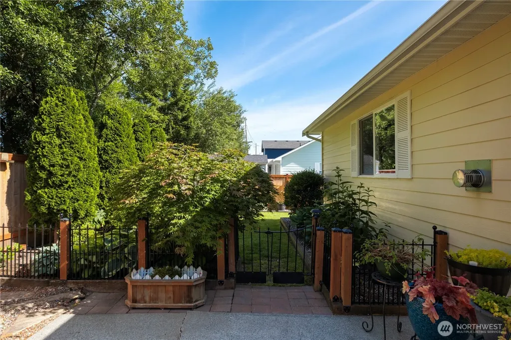 2005 SW Rosario Place Oak Harbor WA 98277