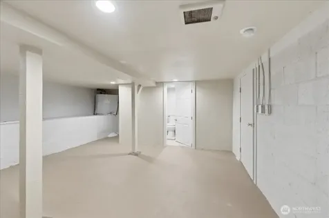 1715 Meridian Avenue E Edgewood WA 98371