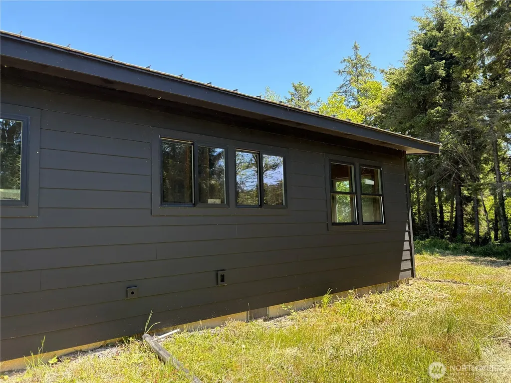 125 Damon Road Hoquiam WA 98550