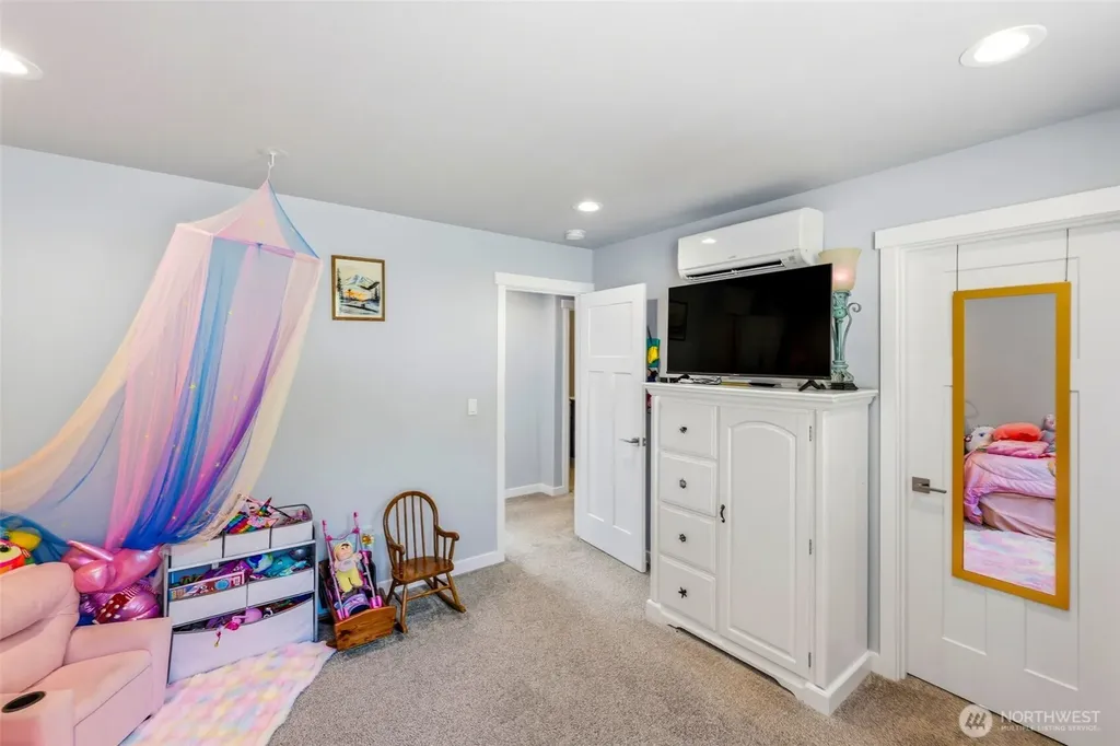 5584 Madrona Avenue NE Bremerton WA 98311
