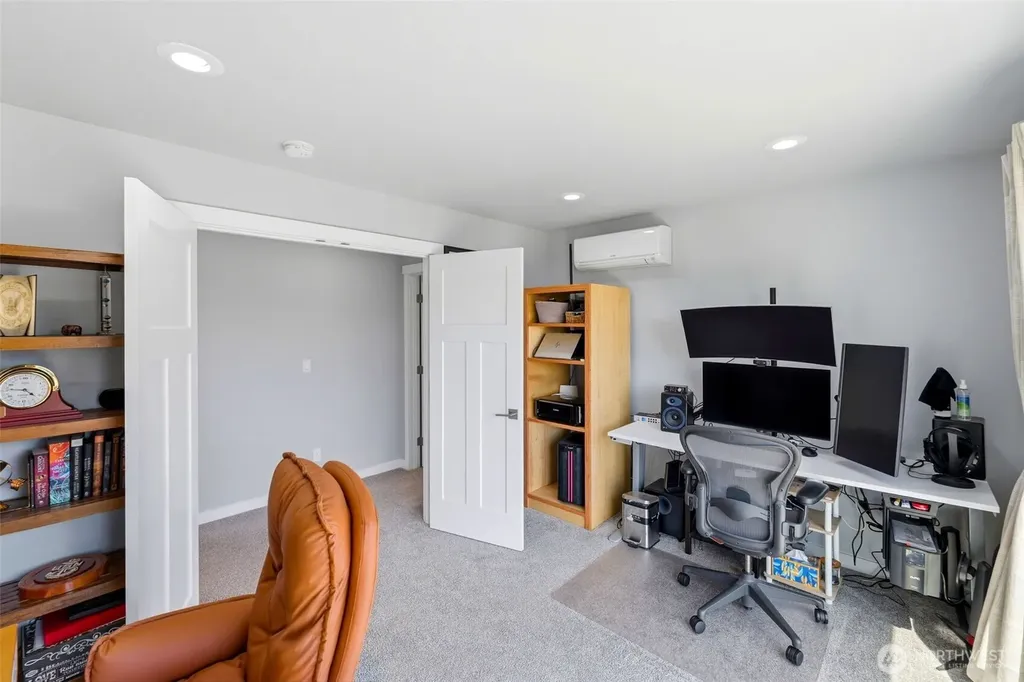 5584 Madrona Avenue NE Bremerton WA 98311