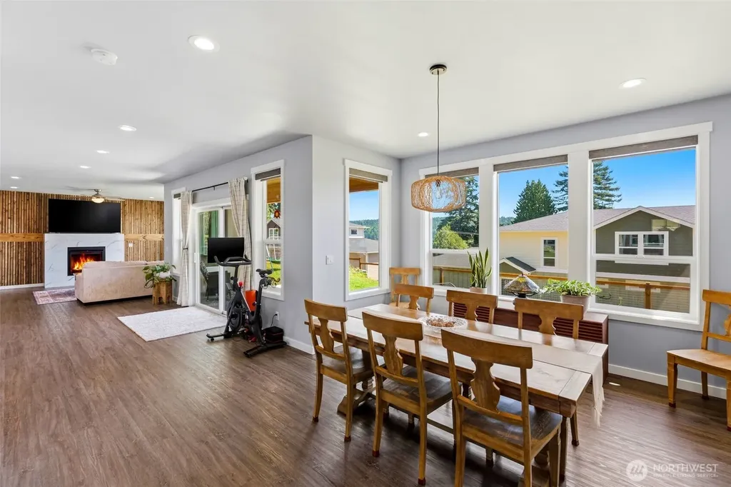 5584 Madrona Avenue NE Bremerton WA 98311
