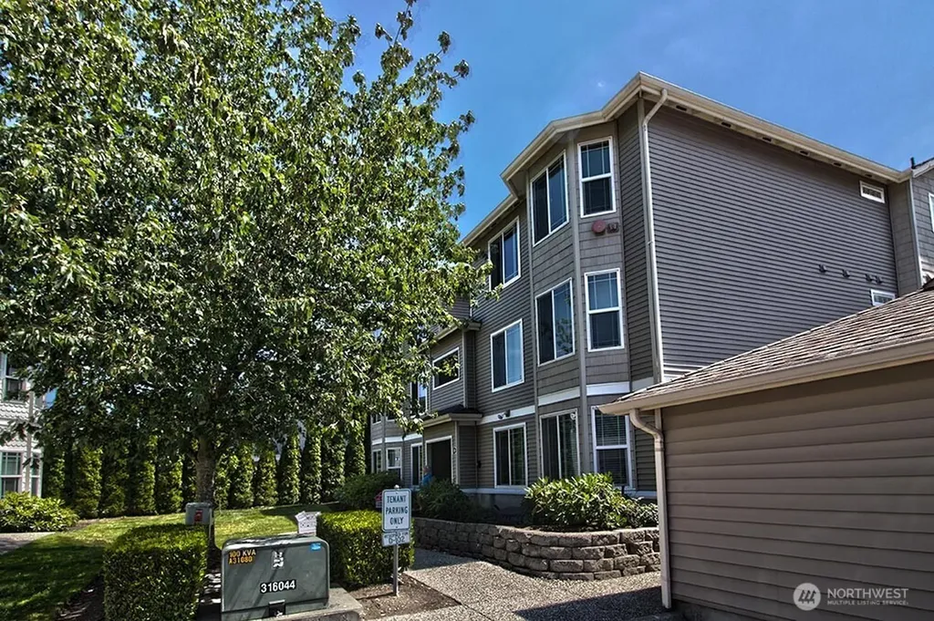 10025 9th Avenue W Everett WA 98204