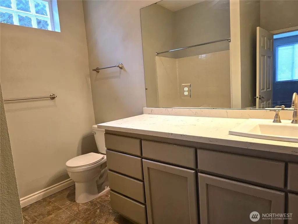 10025 9th Avenue W Everett WA 98204