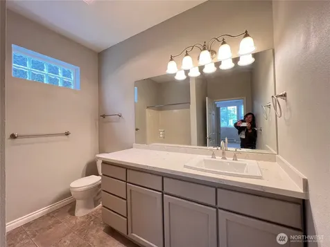 10025 9th Avenue W Everett WA 98204