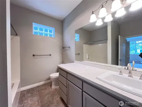 10025 9th Avenue W Everett WA 98204