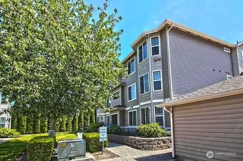 10025 9th Avenue W Everett WA 98204