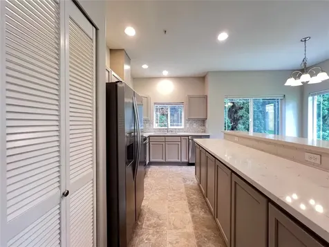 10025 9th Avenue W Everett WA 98204