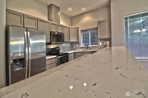 10025 9th Avenue W Everett WA 98204
