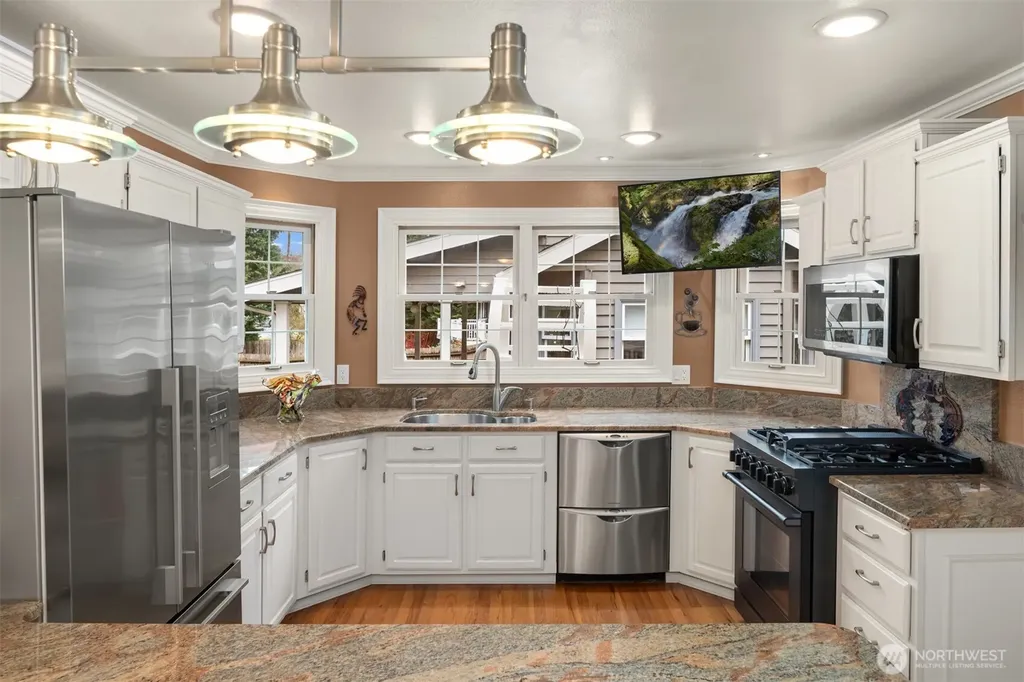 17409 113th Avenue NE Bothell WA 98011