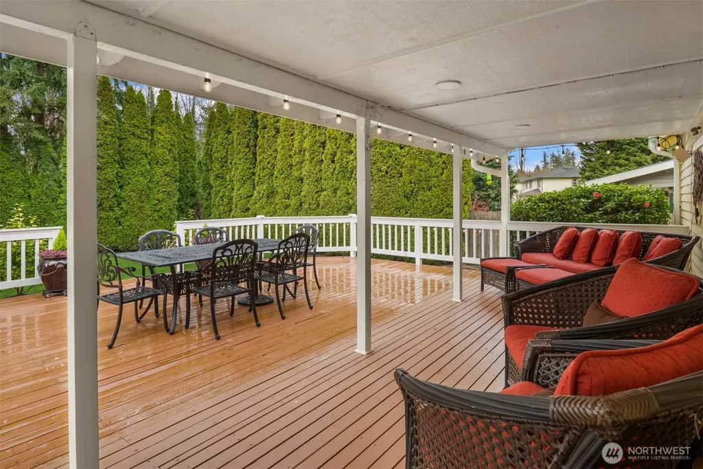 17409 113th Avenue NE Bothell WA 98011