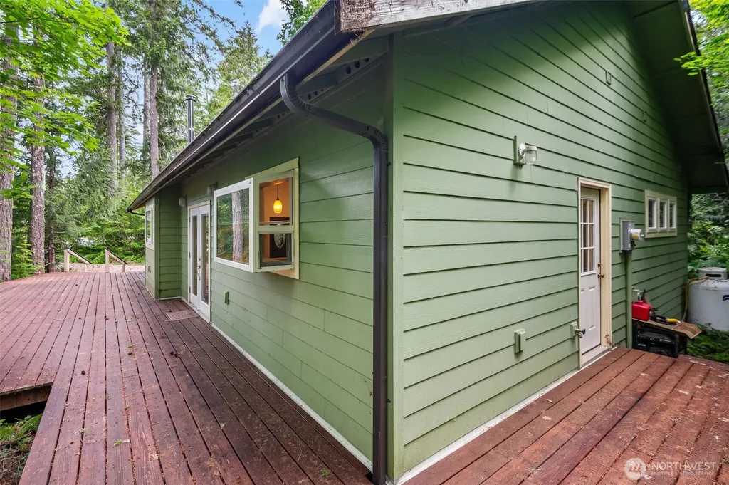 521 N Fairway Drive W Hoodsport WA 98548