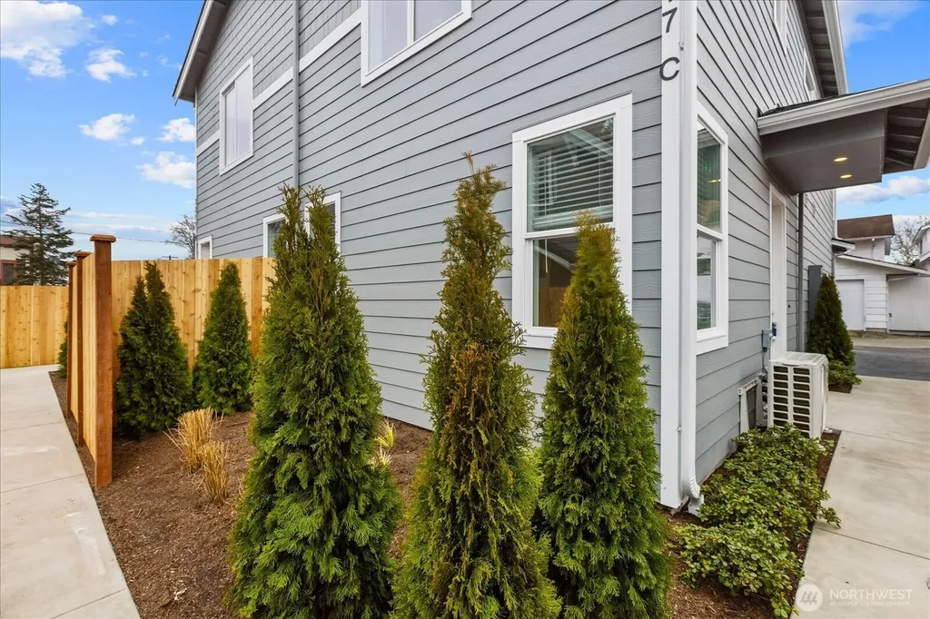 2217 Hoyt Avenue Everett WA 98201