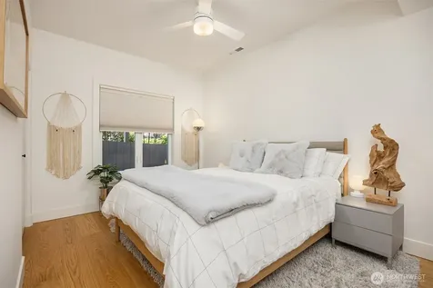 12168 Sunrise Drive NE Bainbridge Island WA 98110