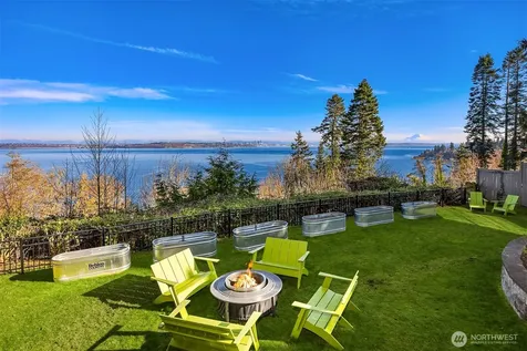 12168 Sunrise Drive NE Bainbridge Island WA 98110