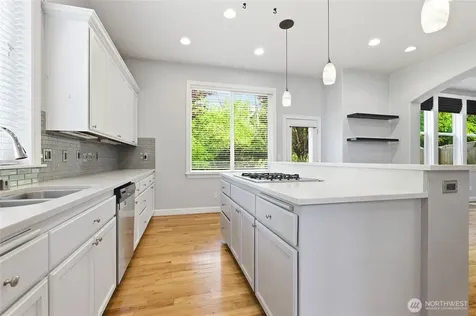 1915 10th Street Pl SW Puyallup WA 98371