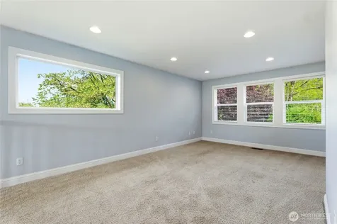 1915 10th Street Pl SW Puyallup WA 98371