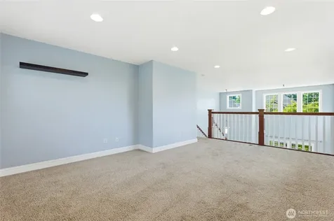 1915 10th Street Pl SW Puyallup WA 98371