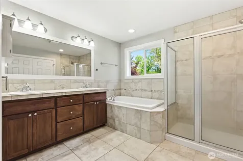 1915 10th Street Pl SW Puyallup WA 98371