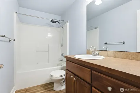 1915 10th Street Pl SW Puyallup WA 98371