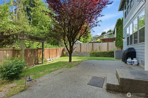 1915 10th Street Pl SW Puyallup WA 98371